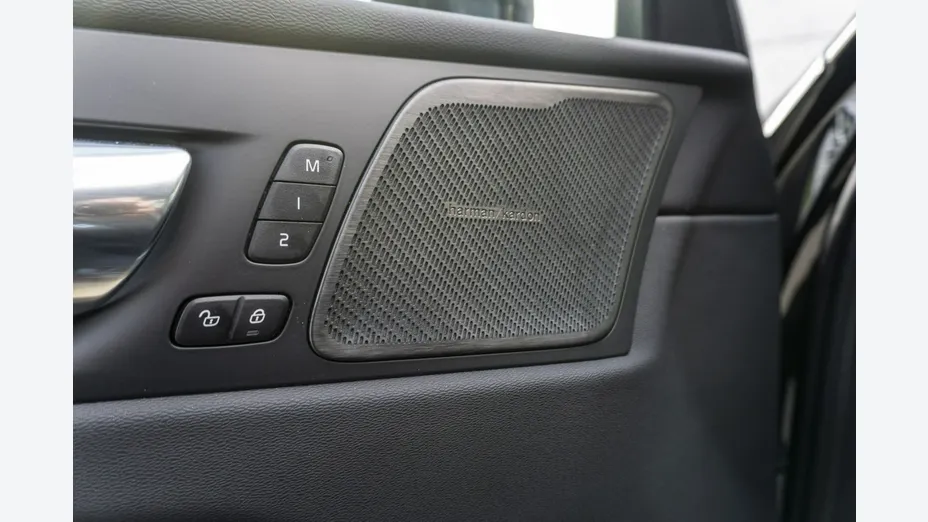 VOLVO XC60 -