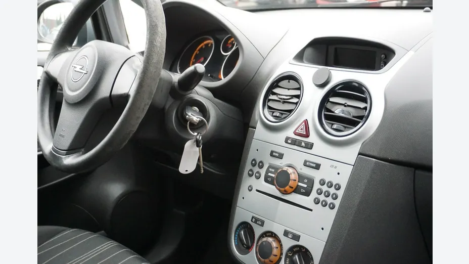 OPEL Corsa -