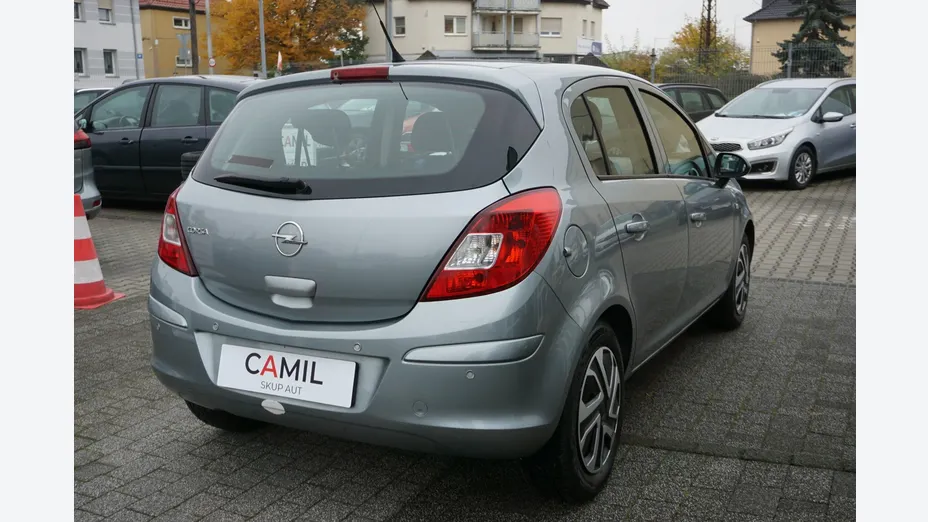 OPEL Corsa -