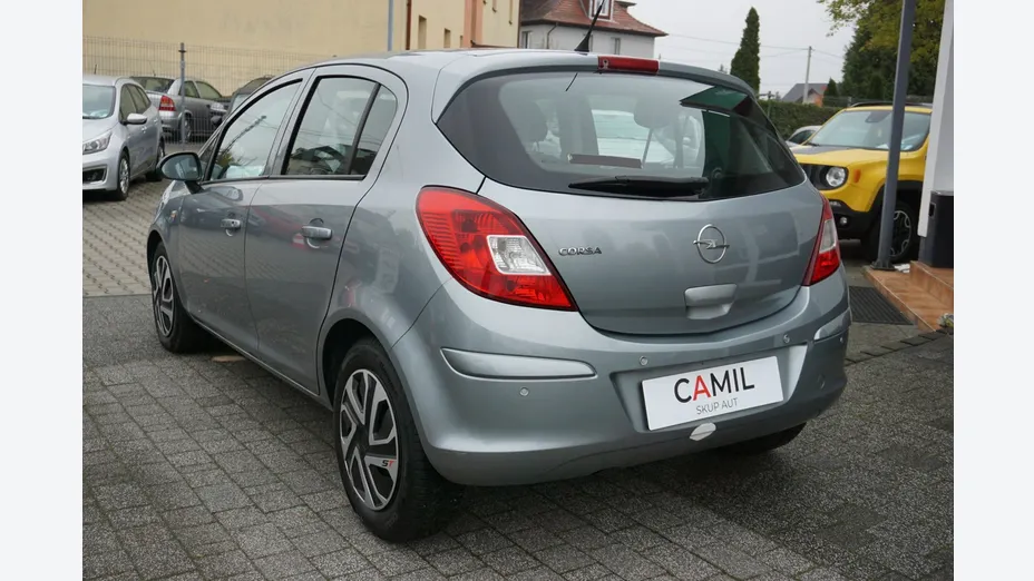 OPEL Corsa -
