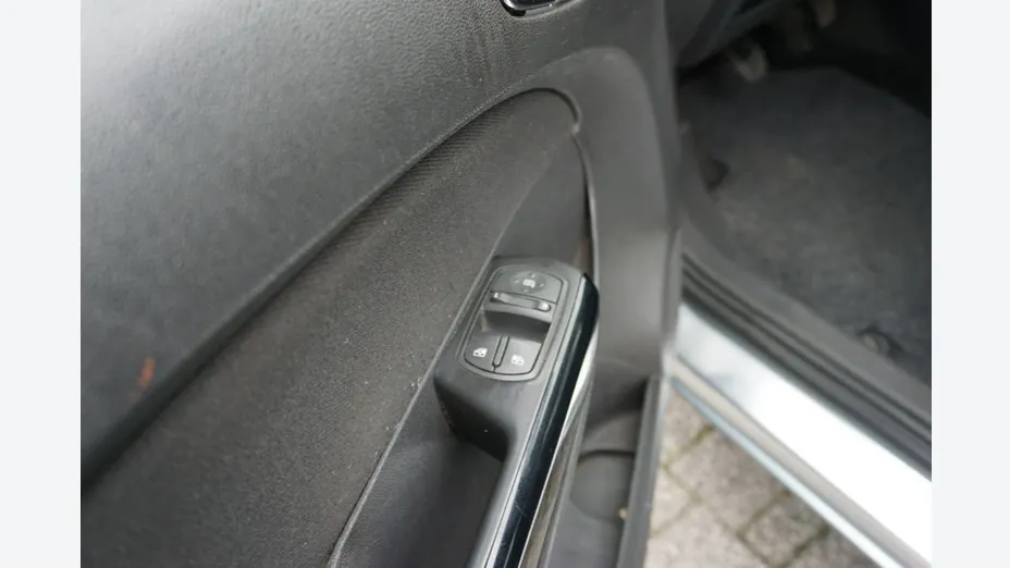 OPEL Corsa -
