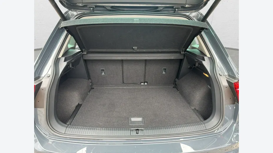 VOLKSWAGEN Tiguan -
