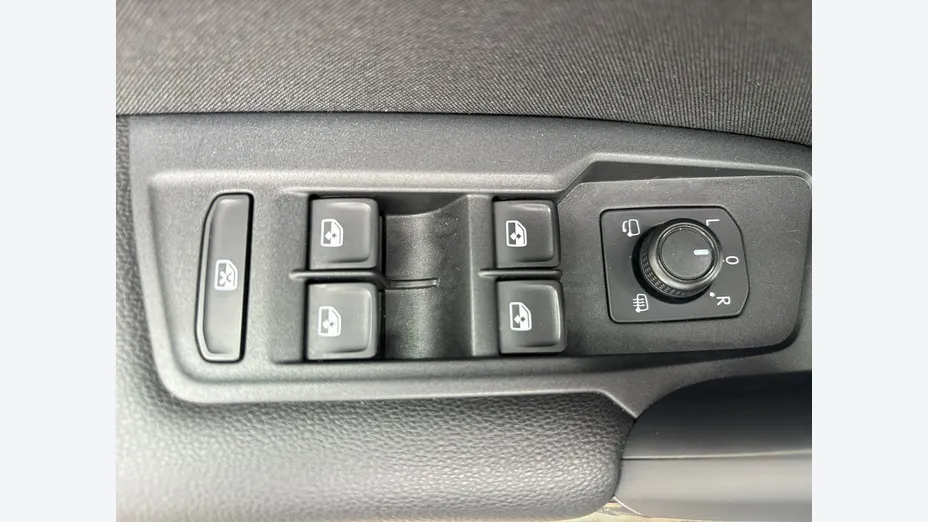 VOLKSWAGEN Tiguan -