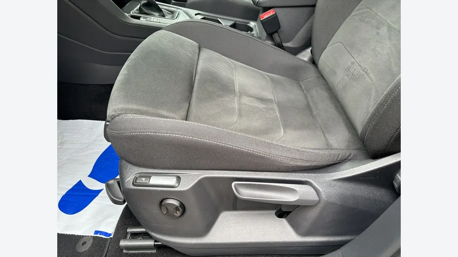 VOLKSWAGEN Tiguan -