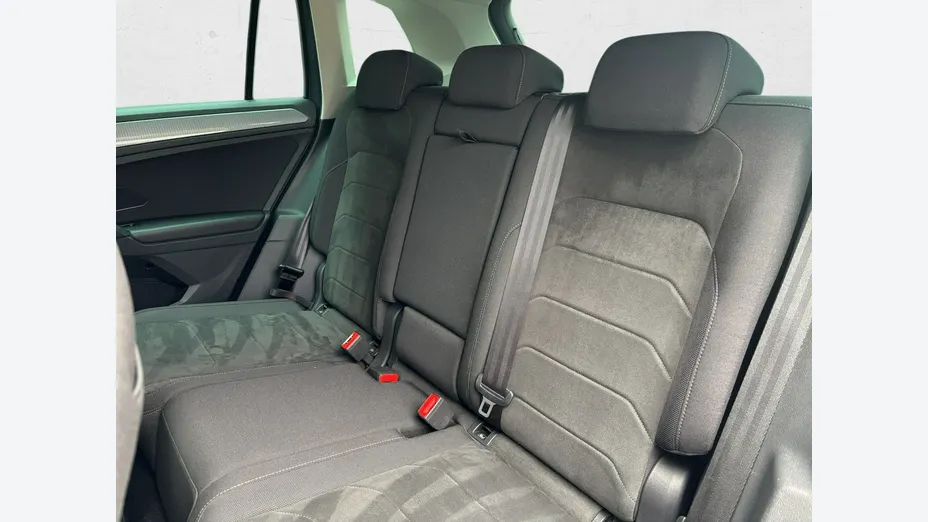 VOLKSWAGEN Tiguan -