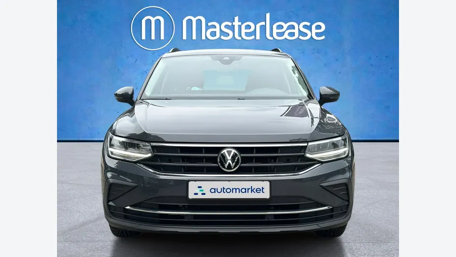 VOLKSWAGEN Tiguan -