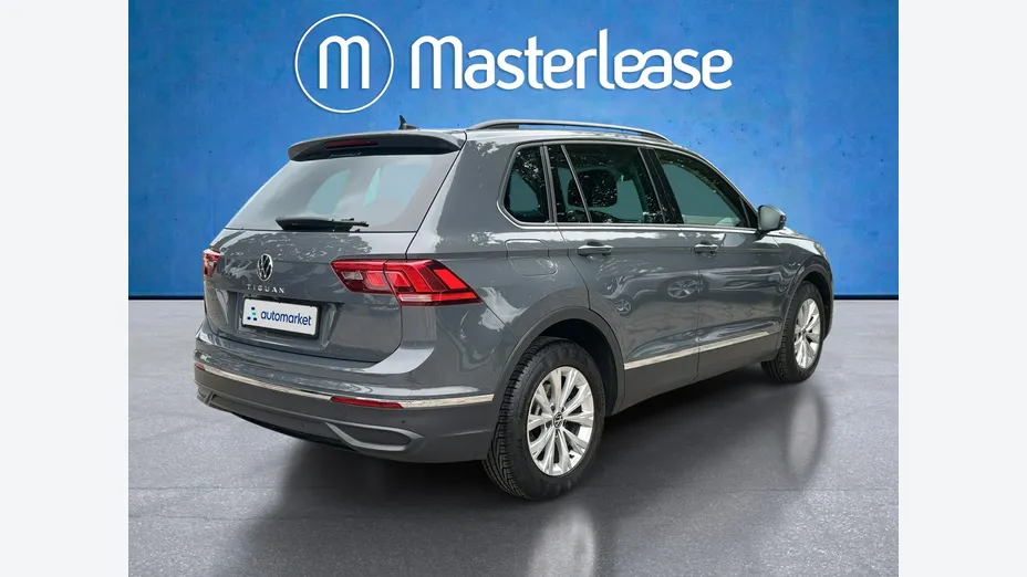 VOLKSWAGEN Tiguan -