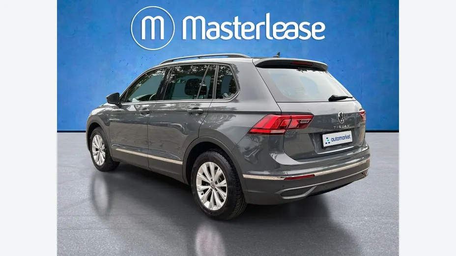 VOLKSWAGEN Tiguan -