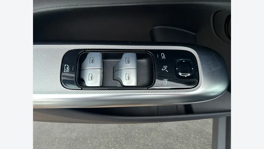 MERCEDES-BENZ GLC -