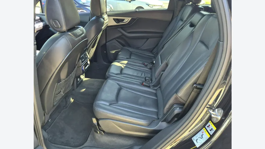 AUDI Q7 -