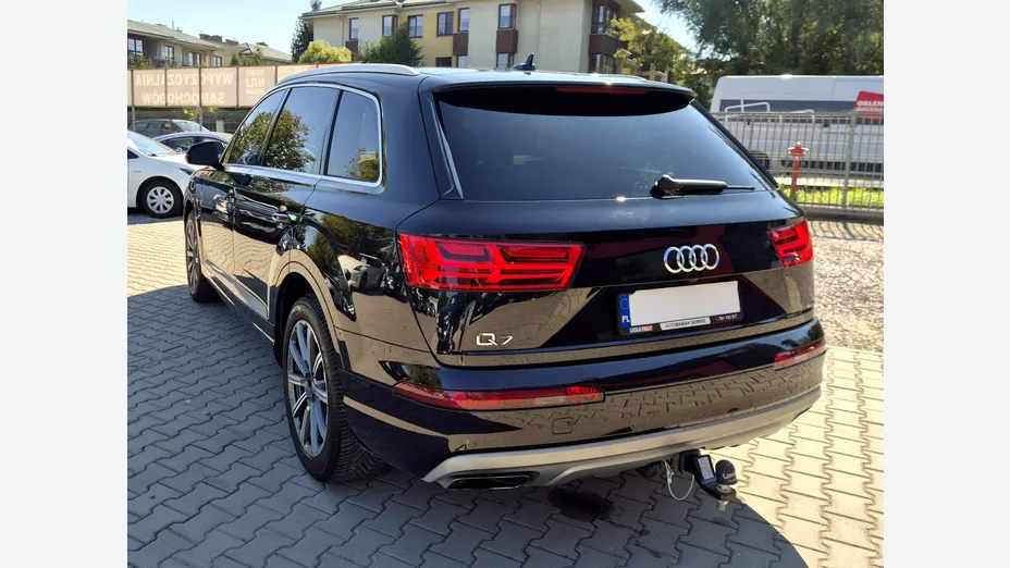 AUDI Q7 -