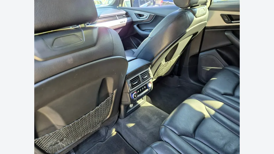 AUDI Q7 -