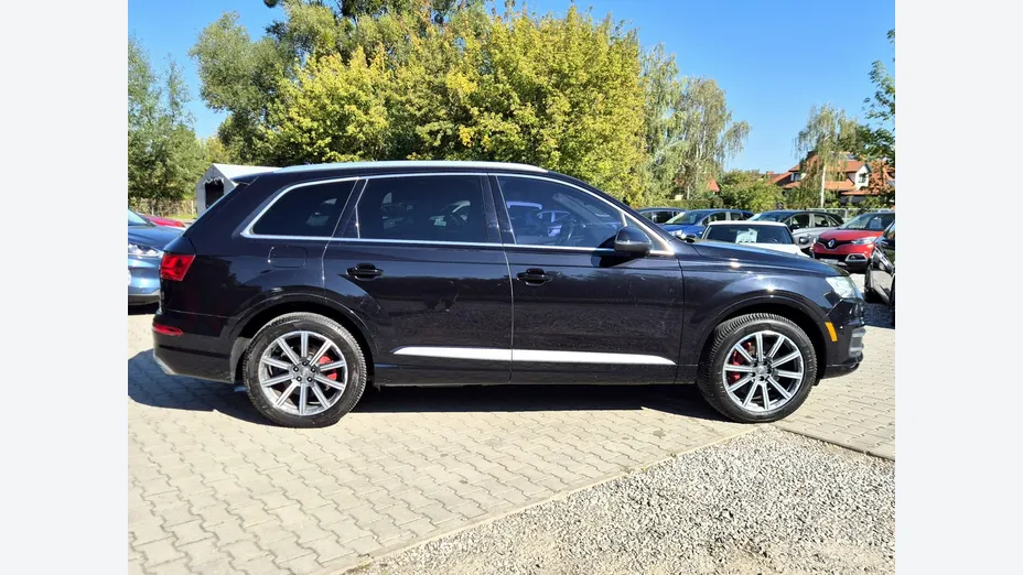 AUDI Q7 -