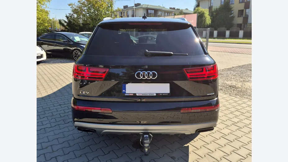 AUDI Q7 -