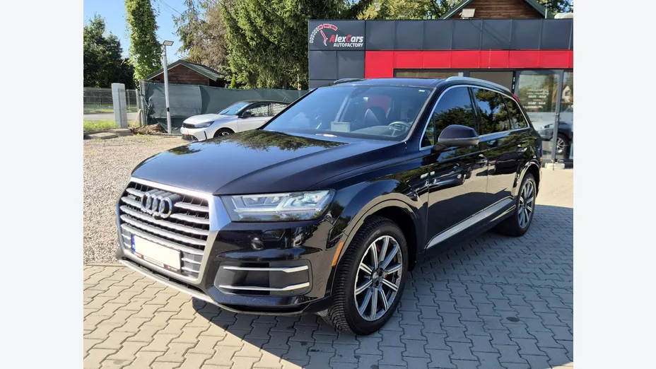 AUDI Q7 -