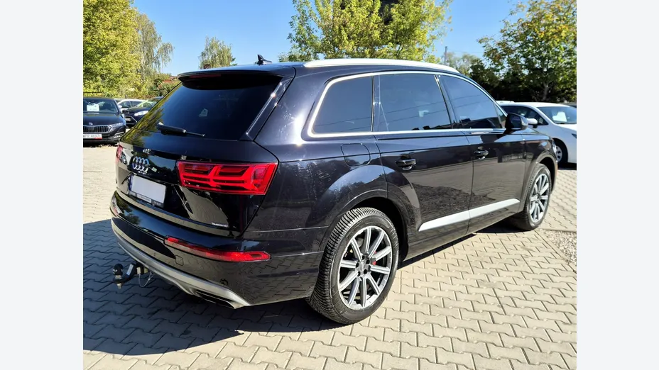 AUDI Q7 -