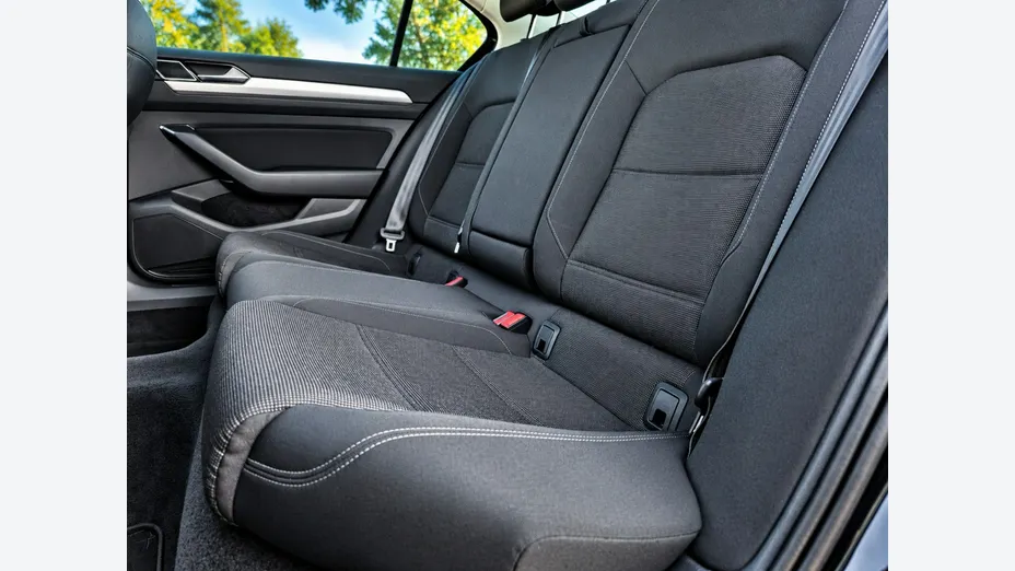 VOLKSWAGEN Passat -