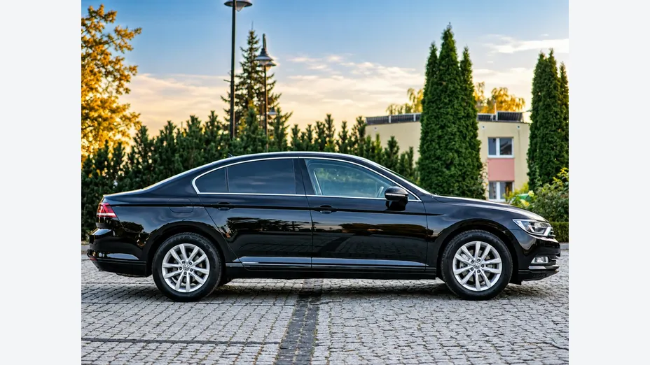 VOLKSWAGEN Passat -