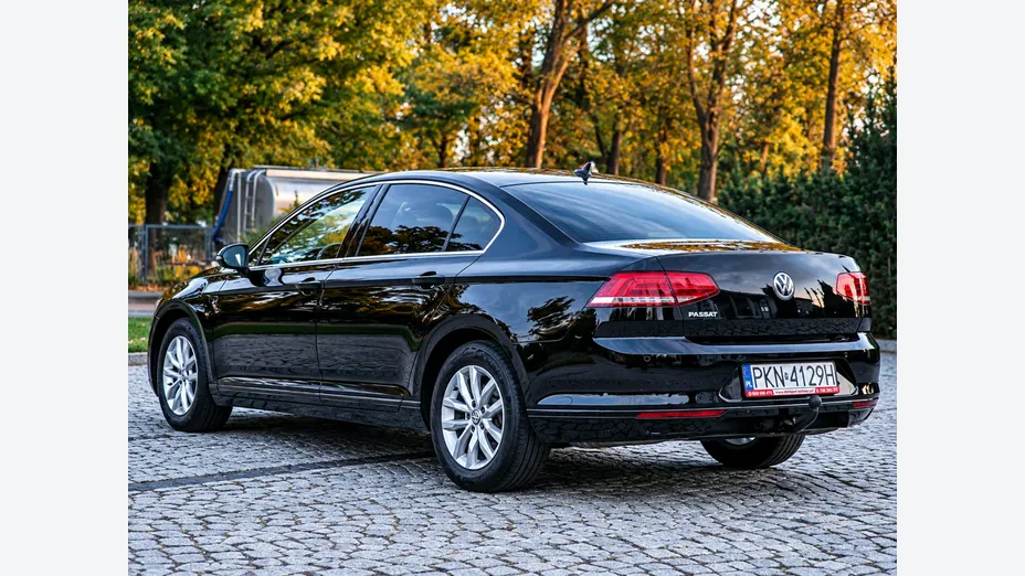 VOLKSWAGEN Passat -