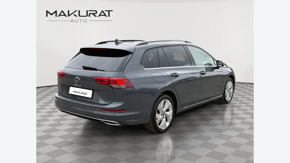 VOLKSWAGEN Golf -