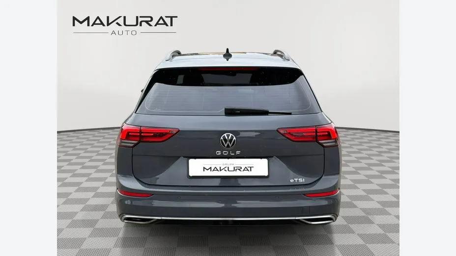 VOLKSWAGEN Golf -