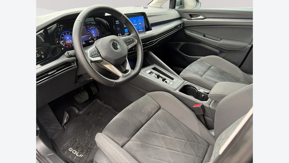 VOLKSWAGEN Golf -