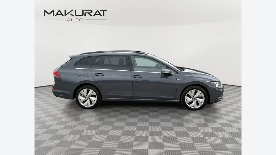 VOLKSWAGEN Golf -