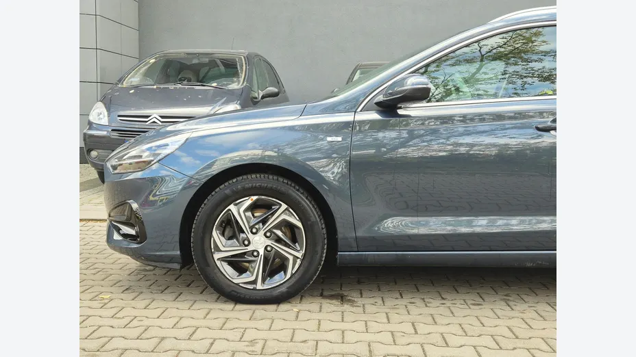 HYUNDAI i30 -