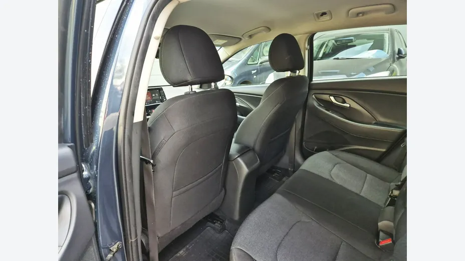 HYUNDAI i30 -