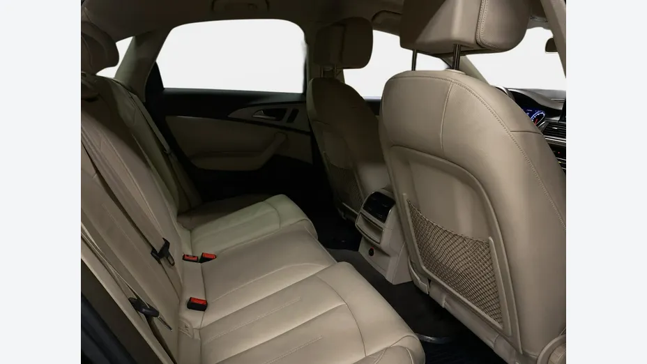 AUDI A6 -