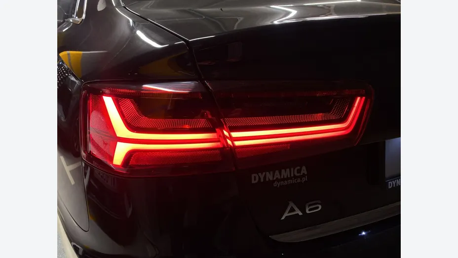 AUDI A6 -