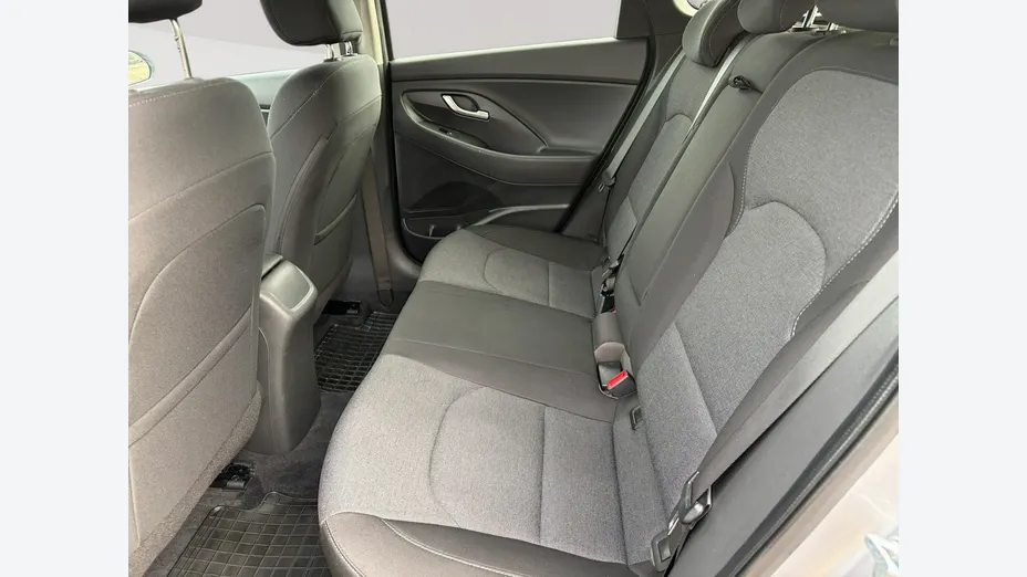 HYUNDAI i30 -