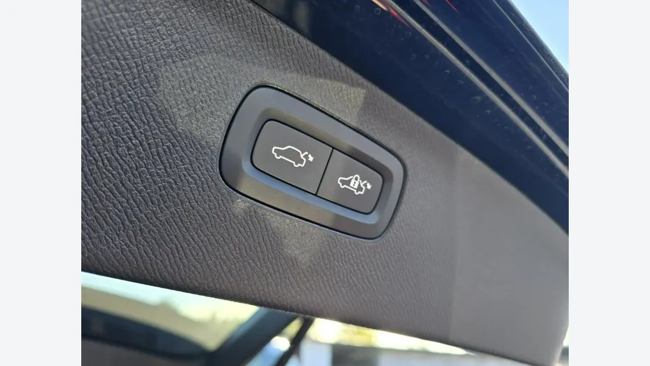 VOLVO XC90 -
