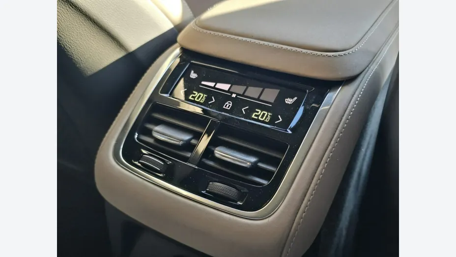 VOLVO XC90 -