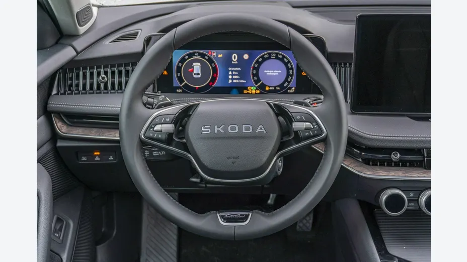 SKODA Superb -