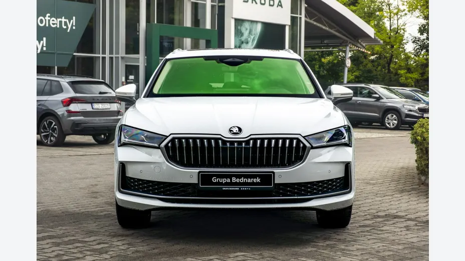SKODA Superb -