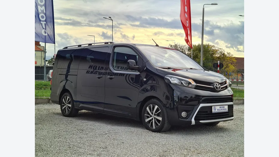 TOYOTA Proace Verso -
