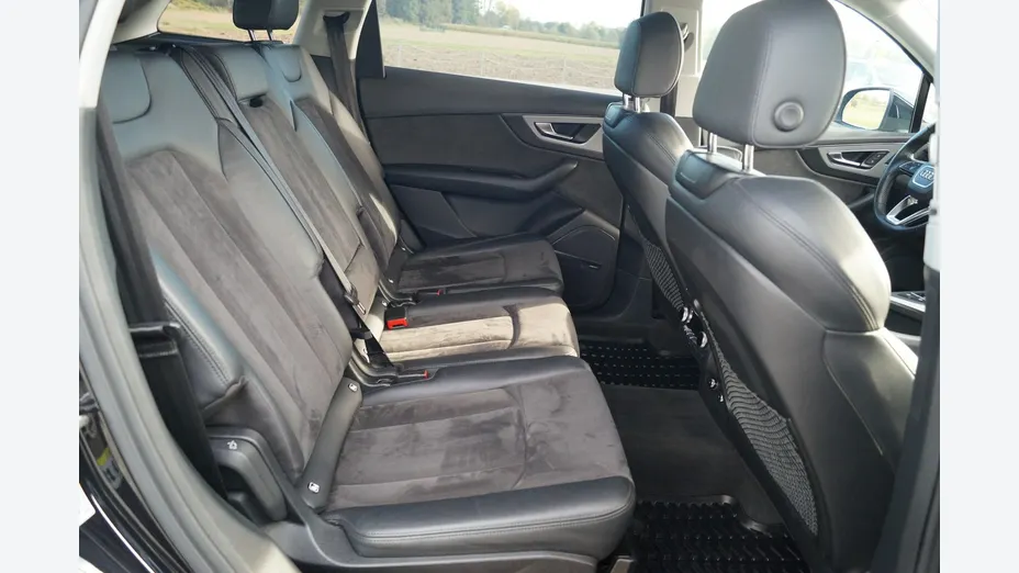 AUDI Q7 -
