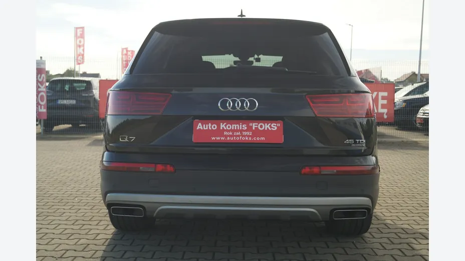 AUDI Q7 -