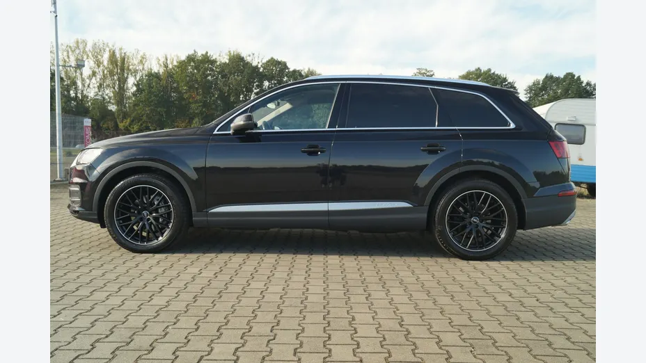AUDI Q7 -