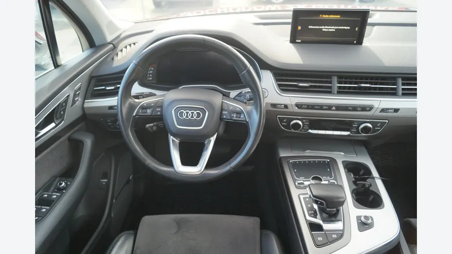 AUDI Q7 -