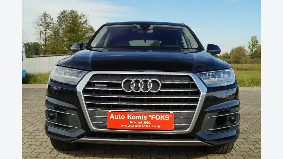 AUDI Q7 -