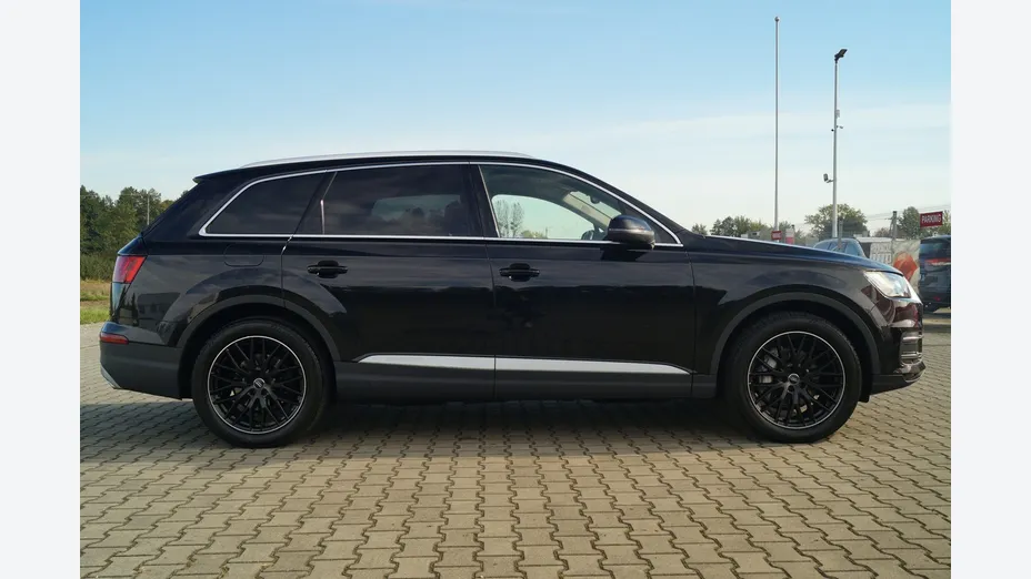 AUDI Q7 -