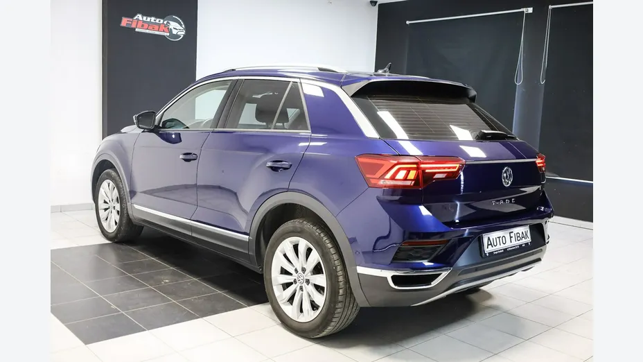 VOLKSWAGEN T-ROC -