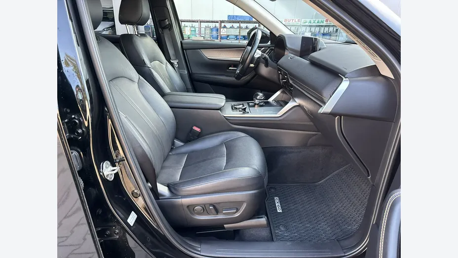 MAZDA CX-60 -