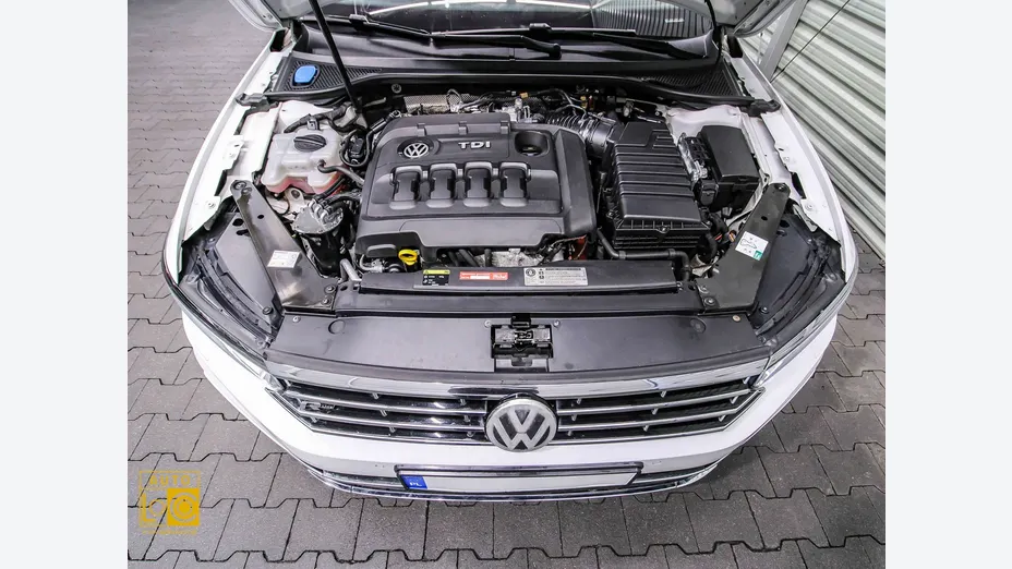 VOLKSWAGEN Passat -