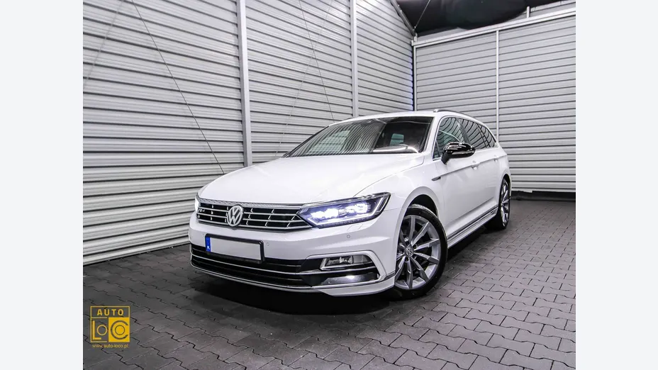 VOLKSWAGEN Passat -