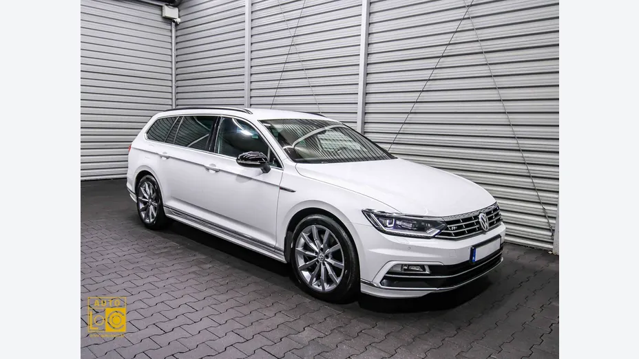 VOLKSWAGEN Passat -