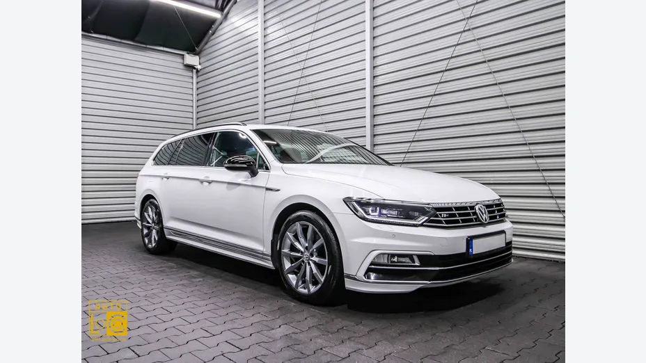 VOLKSWAGEN Passat -