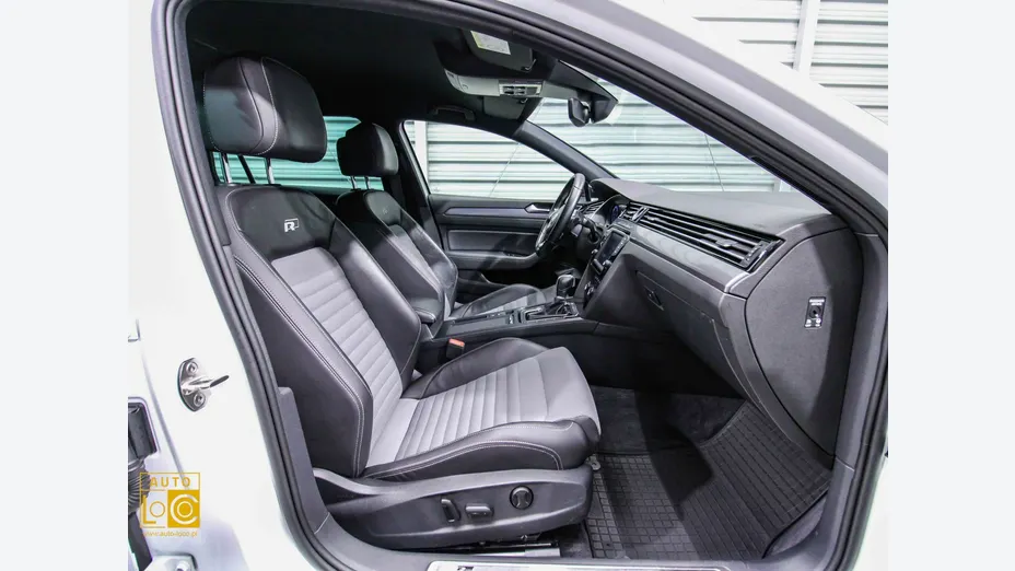 VOLKSWAGEN Passat -